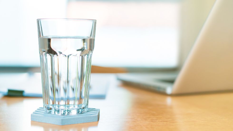 alimentación saludable beber agua