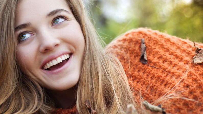 Evita la caída del cabello en otoño: Claves para un pelo fuerte