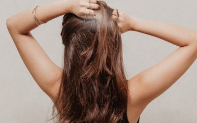 Recupera tu melena tras el verano: claves contra el sol, el cloro y el salitre